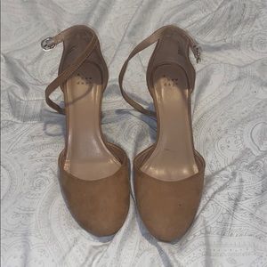 Wedge closed toed sandals